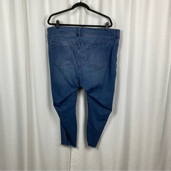Torrid Medium Wash Raw Hem Jeggings Sz.22R - Picture 10 of 16